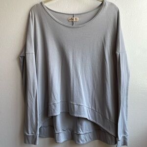 Hollister scoop neck Oversized knit crop front long back top size extra small
